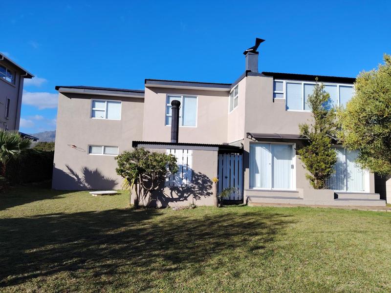 4 Bedroom Property for Sale in Pringle Bay Western Cape